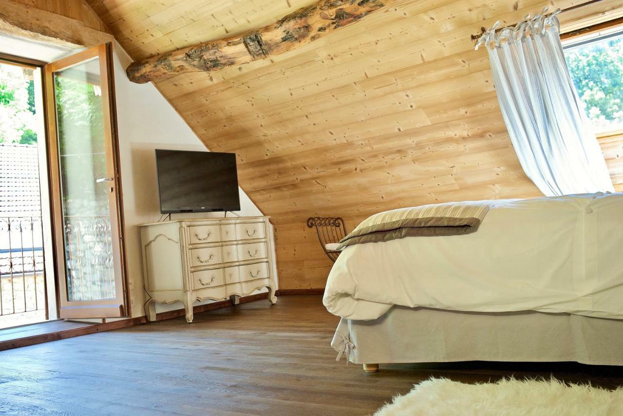 Chambres D'Hotes Des Lodges De La Cascade Yenne Екстер'єр фото