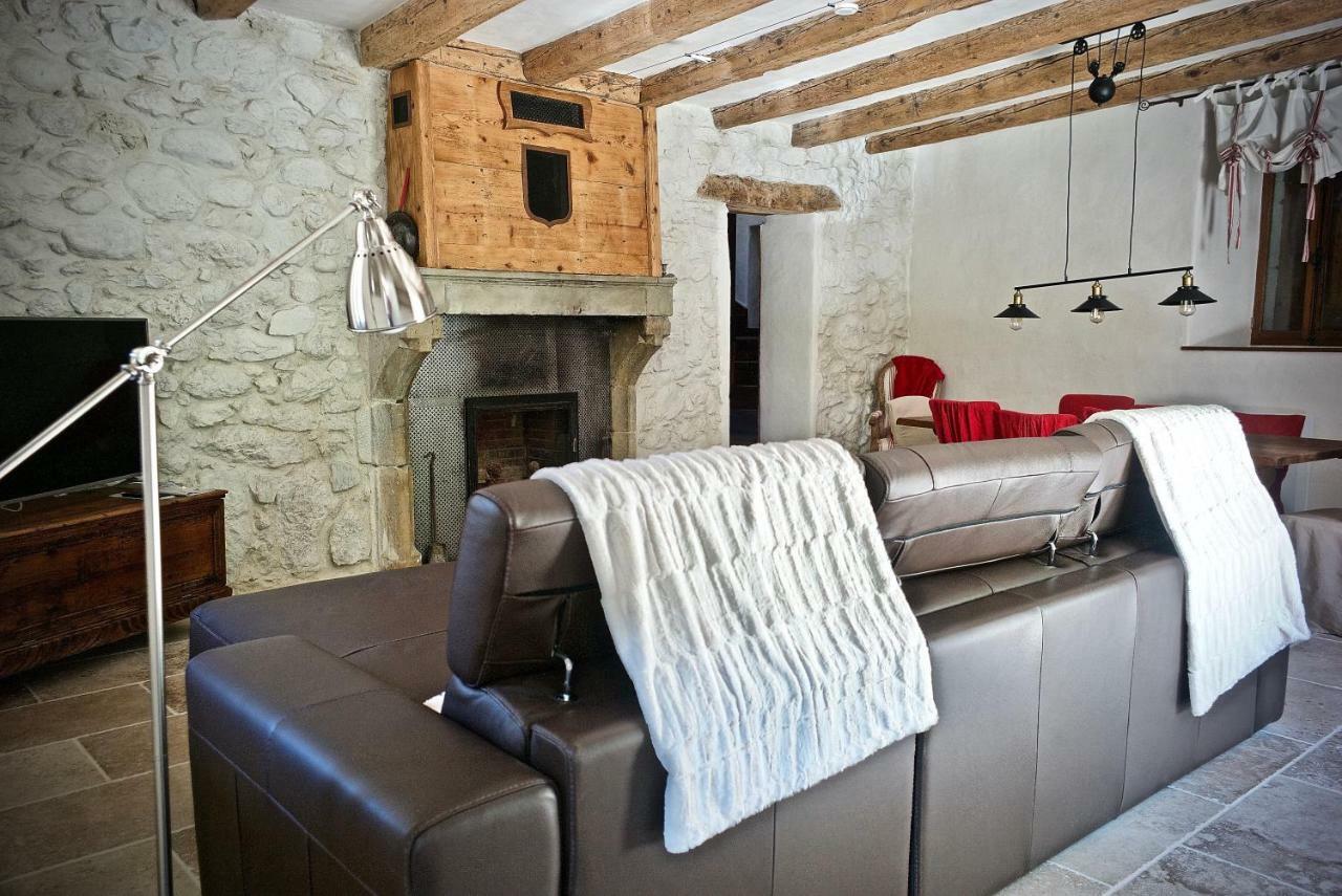 Chambres D'Hotes Des Lodges De La Cascade Yenne Екстер'єр фото