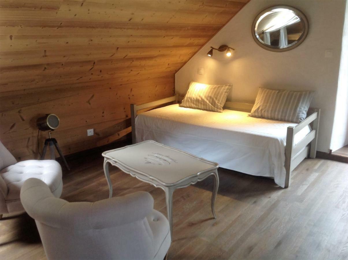 Chambres D'Hotes Des Lodges De La Cascade Yenne Екстер'єр фото